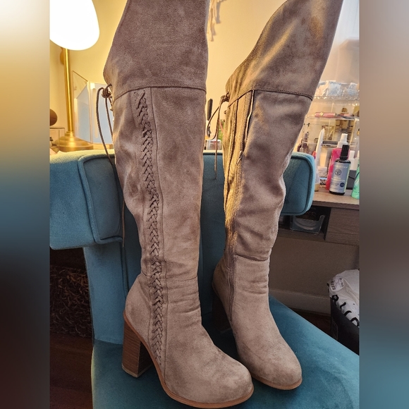 Over the knee wide calf boots - Picture 1 of 7